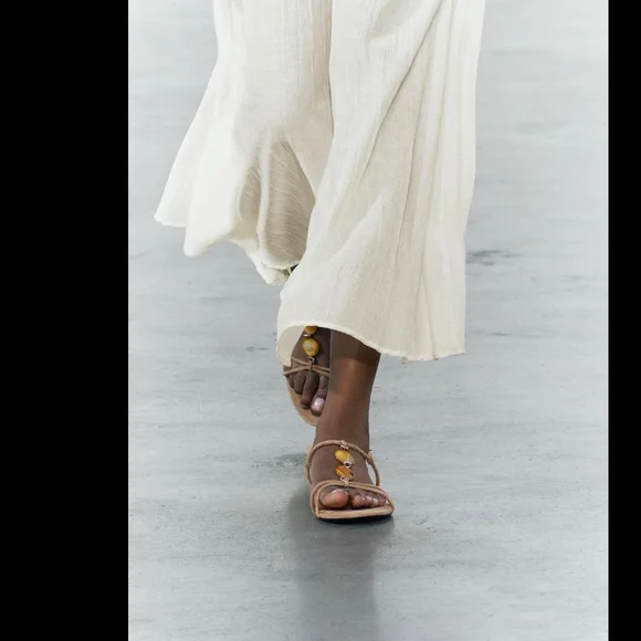 sandals - Picture 4 of 8